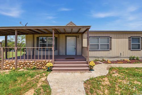 646 Old Colony Rd, Seguin, TX, 78155-1434 | Card Image
