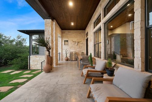 332 Rugged Earth Dr, Austin, TX, 78737-9137 | Card Image