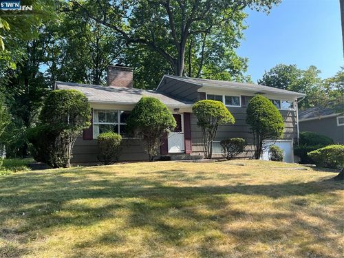 23 Brautigam Ln, Midland Park, NJ, 07432-1901 | Card Image
