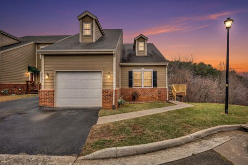 3827 Alexandra Ct, Roanoke, VA, 24012-7400 | Card Image