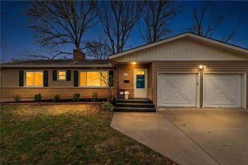 605 Se 5th St, Lees Summit, MO, 64063-4314 | Card Image