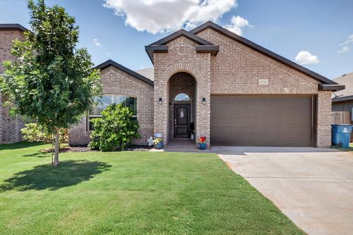 8324 E County Road 113, Midland, TX, 79706-4290 | Card Image
