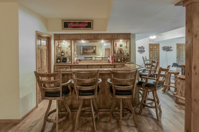 Bar Lower Level | Image 34