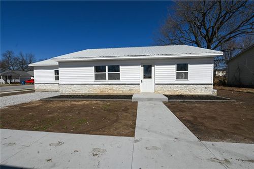 714 Broadway St, Lamar, MO, 64759-1223 | Card Image