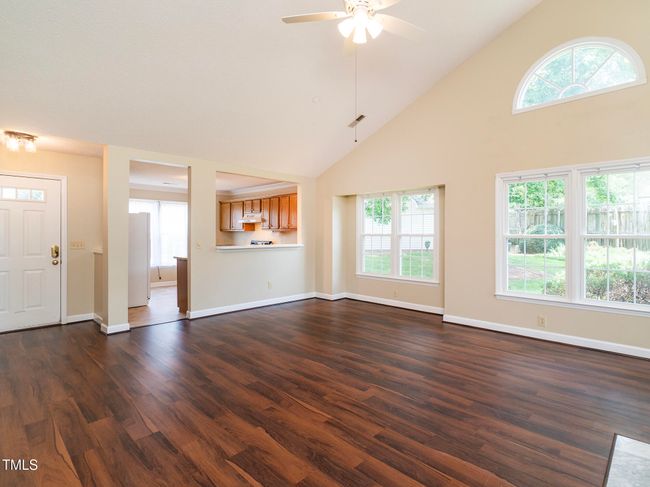 Living Room | Image 8
