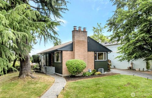 3802 Ne 90th St, Seattle, WA, 98115-3745 | Card Image