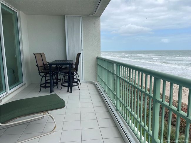 APT-303 - 8600 Ocean Dr, Condo with 3 bedrooms, 3 bathrooms and null parking in Jensen Beach FL | Image 4