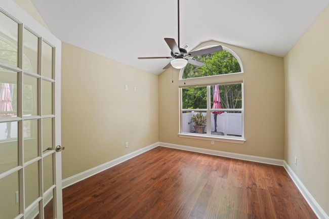 office/media room | Image 25