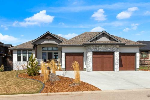 640 Montclair Pl, Cochrane, AB, T4C0A9 | Card Image