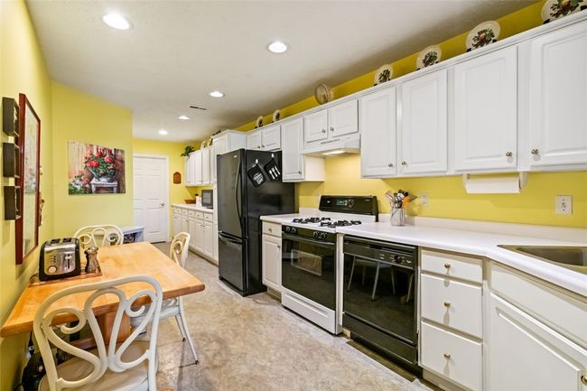 6422 Jefferson Pointe Cir, Condo with 2 bedrooms, 3 bathrooms and 2 parking in Jefferson Hills PA | Image 14