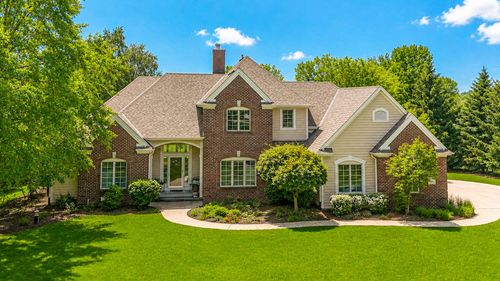 N34W33379 Hickory Ln, Nashotah, WI, 53058-9564 | Card Image