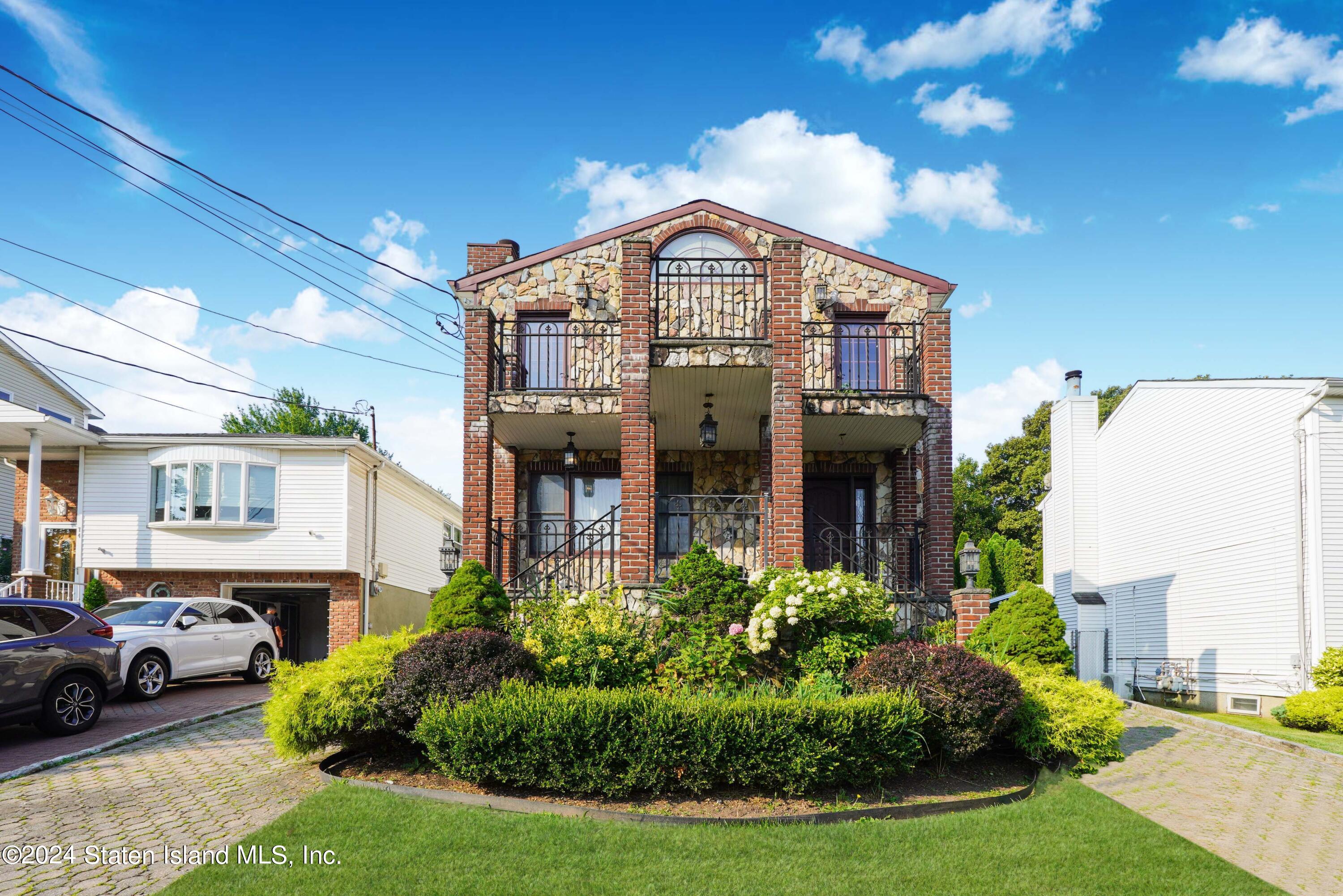 Almond St, Staten Island, NY 10312