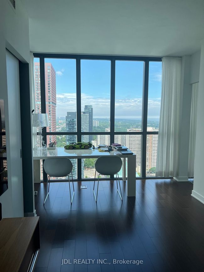 3601 - 110 Charles St E, Condo with 2 bedrooms, 3 bathrooms and 1 parking in Toronto ON | Image 5