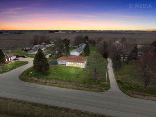 21022 Davis Dr, Malta, IL, 60150-8307 | Card Image