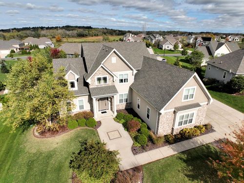 N56W19780 Powell Drive, Menomonee Falls, WI, 53051 | Card Image