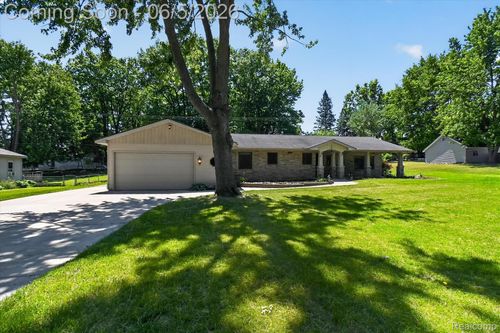 419 W Walnut St, Saint Charles, MI, 48655-1250 | Card Image
