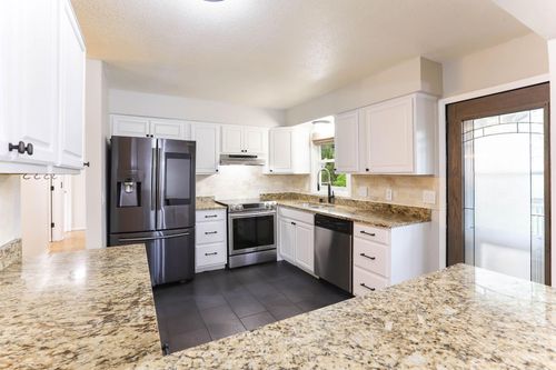 8400 Northern Dr, Crystal, MN, 55427-2541 | Card Image