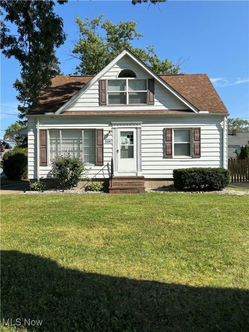12101 Shady Oak Blvd, Garfield Heights, OH, 44125-3836 | Card Image