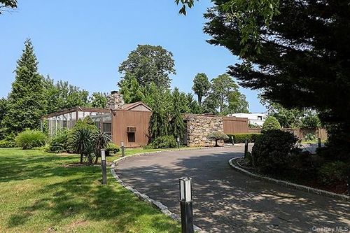 145 Arrandale Ave, Great Neck, NY, 11024-1701 | Card Image