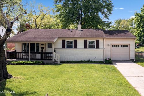 833 Cherry Ln, Waterville, OH, 43566-1109 | Card Image