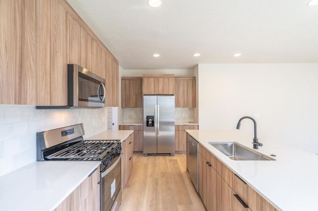 Kitchen | Image 11
