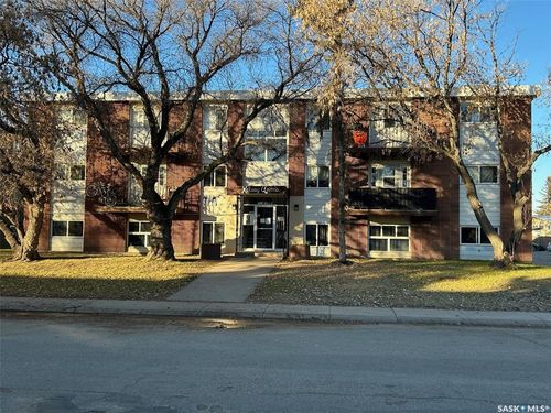 1121 Av W N, Saskatoon, SK, S7L3H7 | Card Image