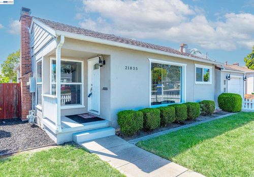 21835 Redwood Rd, Castro Valley, CA, 94546-6435 | Card Image