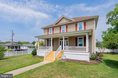 409 8th St, WAYNESBORO, VA, 22980-5018 | Card Image