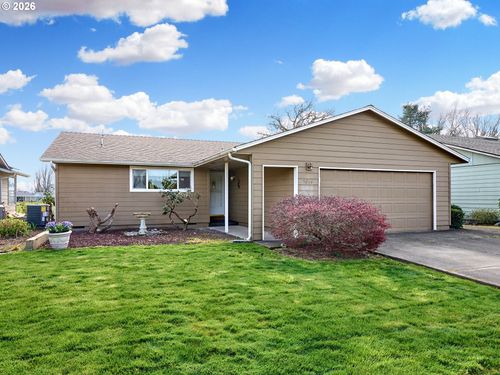 2056 King Way, Woodburn, OR, 97071-2717 | Card Image