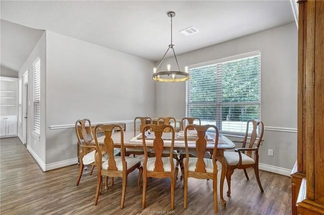 Dining Area | Image 10