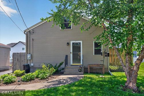 701 69th Ave N, Brooklyn Center, MN, 55430-1621 | Card Image