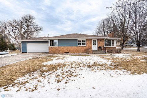 319 6th Ave Se, Elbow Lake, MN, 56531-4805 | Card Image