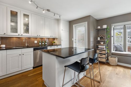 112-225 E 6th St, North Vancouver, BC, V7L1P4 | Card Image