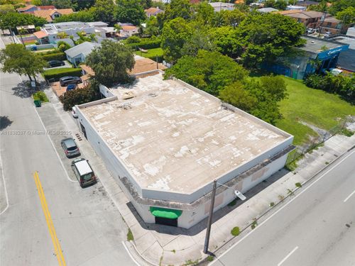 102 Nw 22nd Ave, Miami, FL, 33125-5242 | Card Image