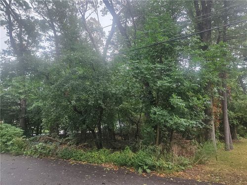 28 Morra Way, Rumford, RI, 02916-1325 | Card Image