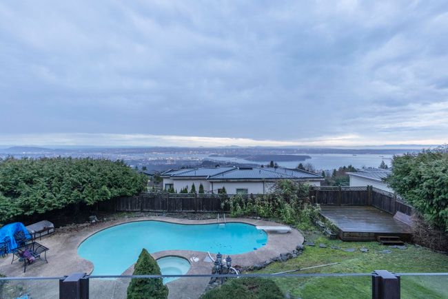 1591 Chartwell Drive, House other with 5 bedrooms, 4 bathrooms and 6 parking in West Vancouver BC | Image 6