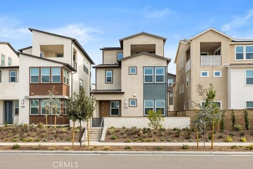 112 Junco, Irvine, CA, 92618-5941 | Card Image