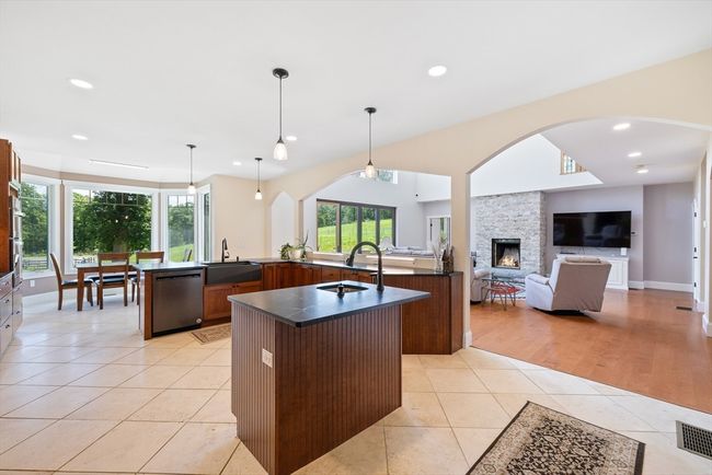 19 Hardscrabble Rd, House other with 5 bedrooms, 4 bathrooms and 12 parking in Sterling MA | Image 14