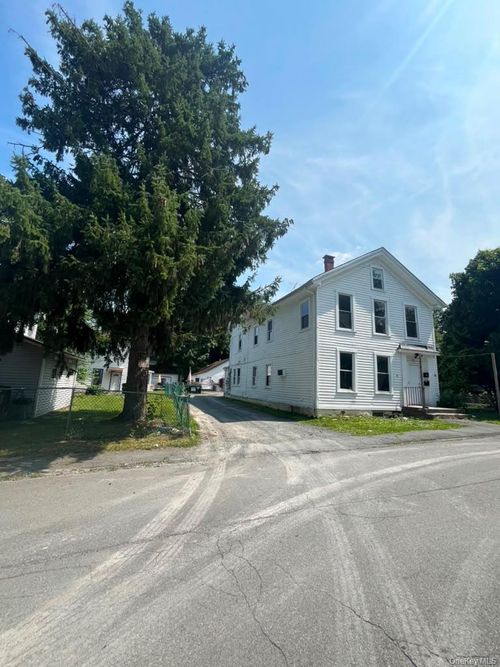 14 Park St, Ellenville, NY, 12428-2025 | Card Image