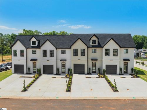 8 Taverly Dr, Greenville, SC, 29605-4570 | Card Image