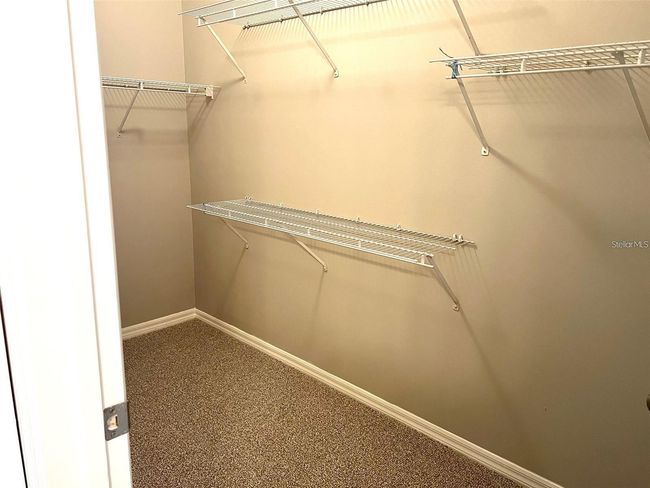 WALK IN CLOSET | Image 11