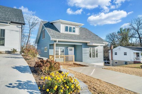 1815 North Ave Ne, Roanoke, VA, 24012-5439 | Card Image