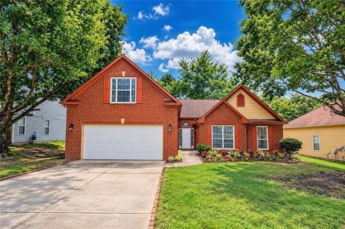 715 New Magnolia Ct, College Park, GA, 30349-4076 | Card Image