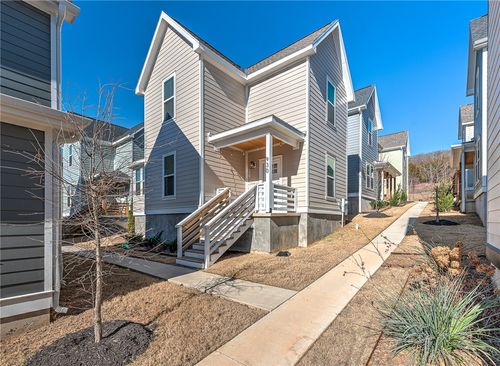 930 S Wichita Ave, Fayetteville, AR, 72704-4074 | Card Image