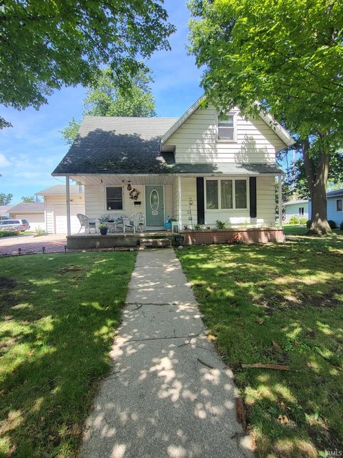 706 S Main St, Nappanee, IN, 46550-2536 | Card Image