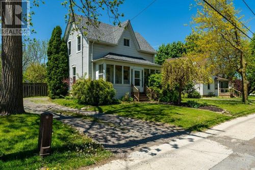 4216 Mountain Street, Lincoln (Beamsville), ON, L0R1B0 | Card Image