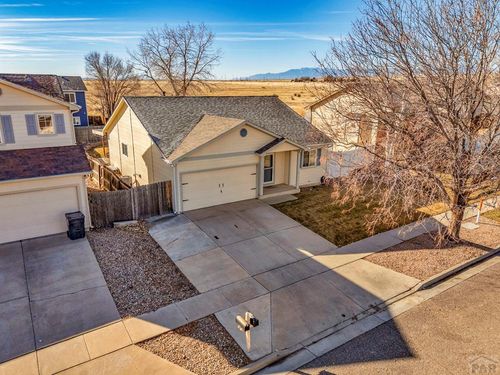 3806 Pronghorn Ln, Pueblo, CO, 81005-3064 | Card Image