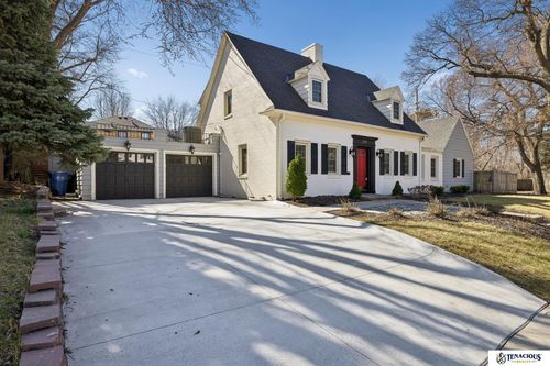 2701 Bradfield Dr, Lincoln, NE, 68502-4216 | Card Image