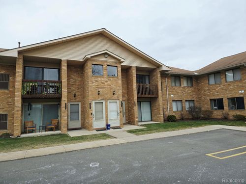 29564 Clarita St, Livonia, MI, 48152-1944 | Card Image