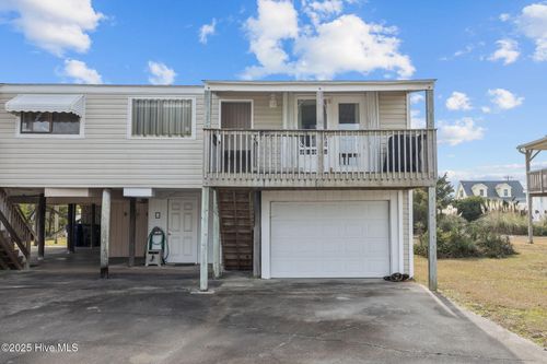 104 Robin Ave, Atlantic Beach, NC, 28512-7451 | Card Image